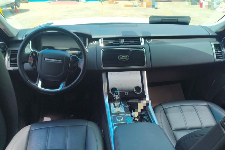 Used Land Rover Range Sport 2021 3.0 L6 SE Center Console