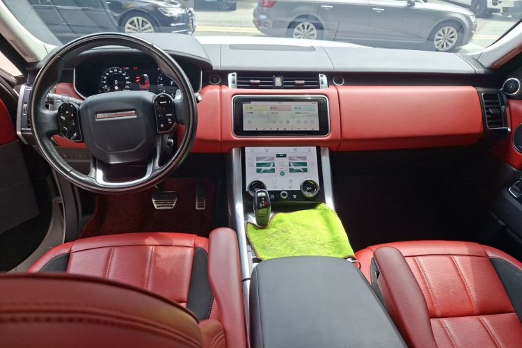 Used Land Rover Range Sport 2021 3.0 L6 YAO Black Edition Center Console