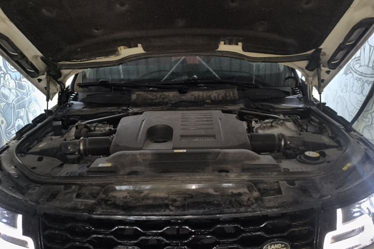 Used Land Rover Range Sport 2021 3.0 L6 YAO Black Edition Engine Bay