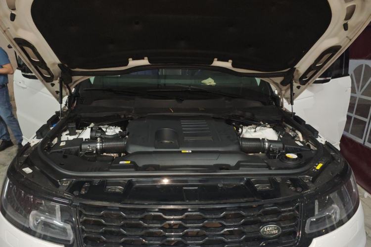 Used Land Rover Range Sport 2021 3.0 L6 YAO Black Edition Engine Bay