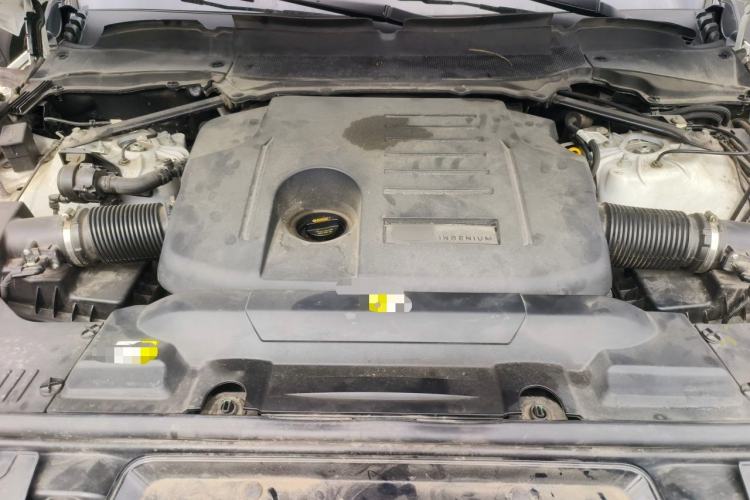 Used Land Rover Range Sport 2021 3.0 L6 YAO Black Edition Engine Bay