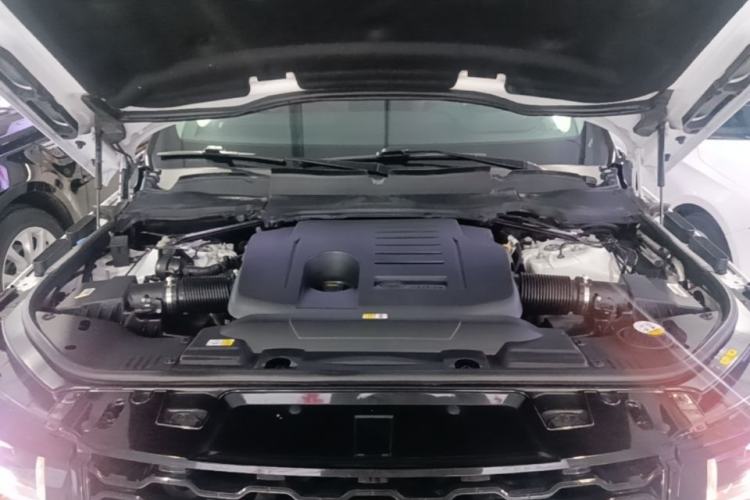 Used Land Rover Range Sport 2021 3.0 L6 YAO Black Edition Engine Bay