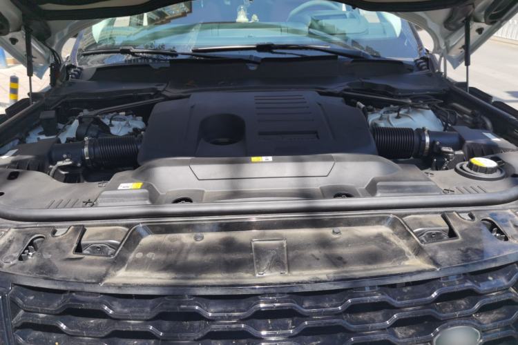 Used Land Rover Range Sport 2021 3.0 L6 YAO Black Edition Engine Bay