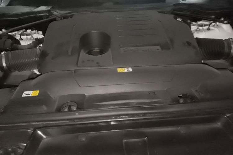 Used Land Rover Range Sport 2021 3.0 L6 YAO Black Edition Engine Bay