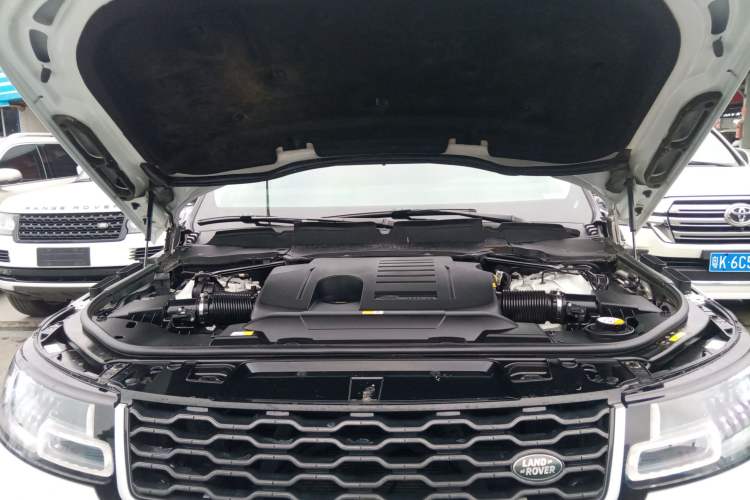 Used Land Rover Range Sport 2021 3.0 L6 SE Engine Bay