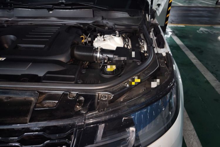 Used Land Rover Range Sport 2021 3.0 L6 YAO Black Edition Engine Bay Left