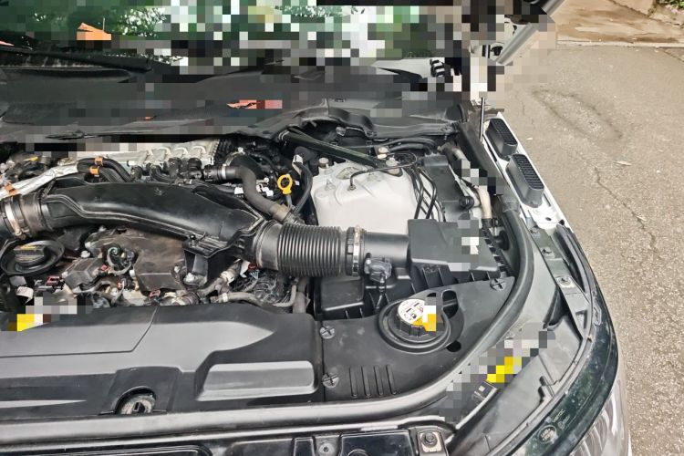 Used Land Rover Range Sport 2021 3.0 L6 YAO Black Edition Engine Bay Left