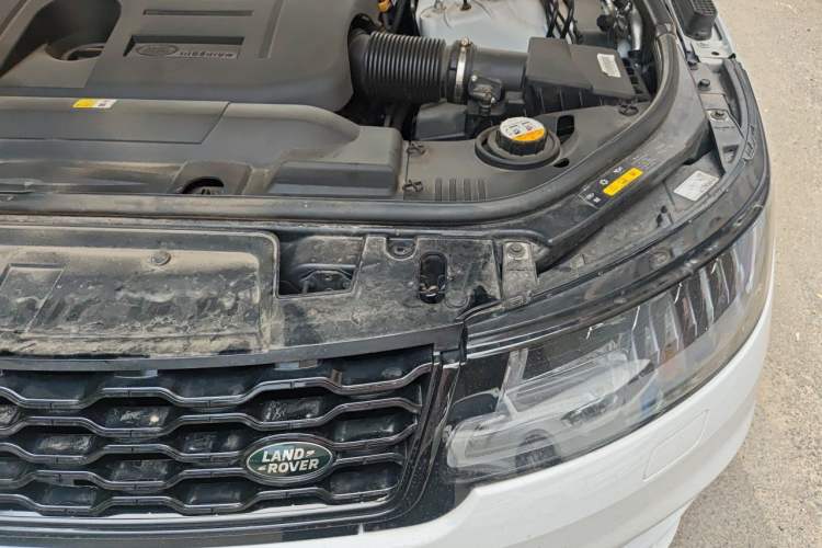 Used Land Rover Range Sport 2021 3.0 L6 YAO Black Edition Engine Bay Left