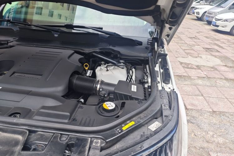 Used Land Rover Range Sport 2021 3.0 L6 YAO Black Edition Engine Bay Left