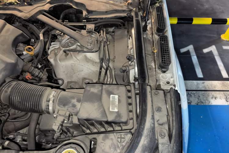 Used Land Rover Range Sport 2021 3.0 L6 YAO Black Edition Engine Bay Left