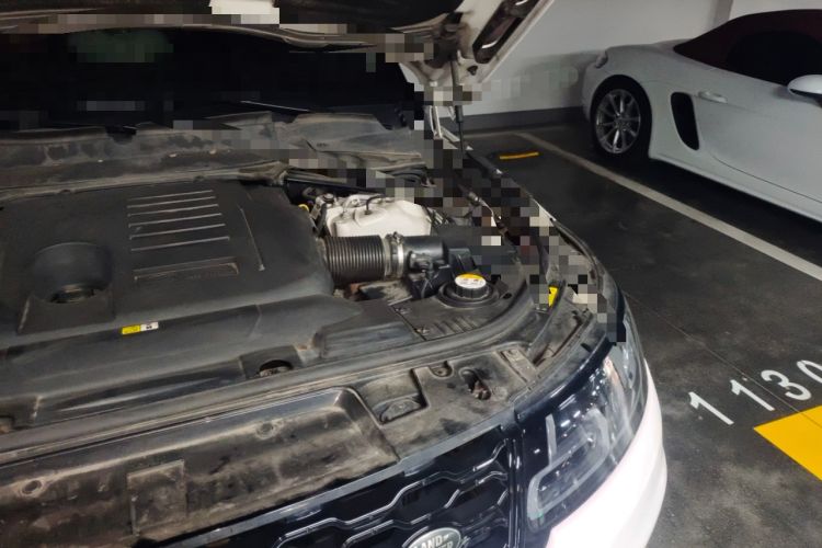 Used Land Rover Range Sport 2021 3.0 L6 YAO Black Edition Engine Bay Left