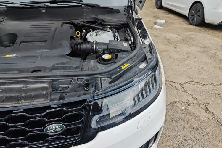 Used Land Rover Range Sport 2021 3.0 L6 YAO Black Edition Engine Bay Left
