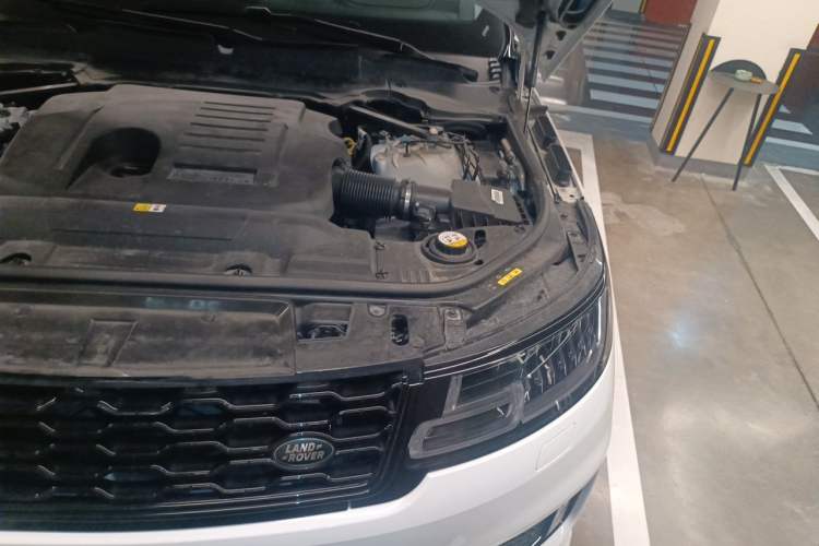 Used Land Rover Range Sport  Engine Bay Left