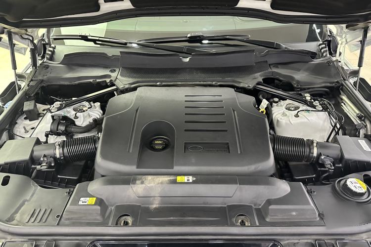 Used Land Rover Range Sport 2021 3.0 L6 YAO Black Edition Engine Bay