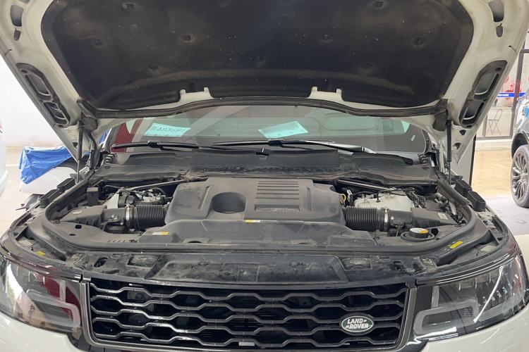 Used Land Rover Range Sport 2021 3.0 L6 HST Engine Bay