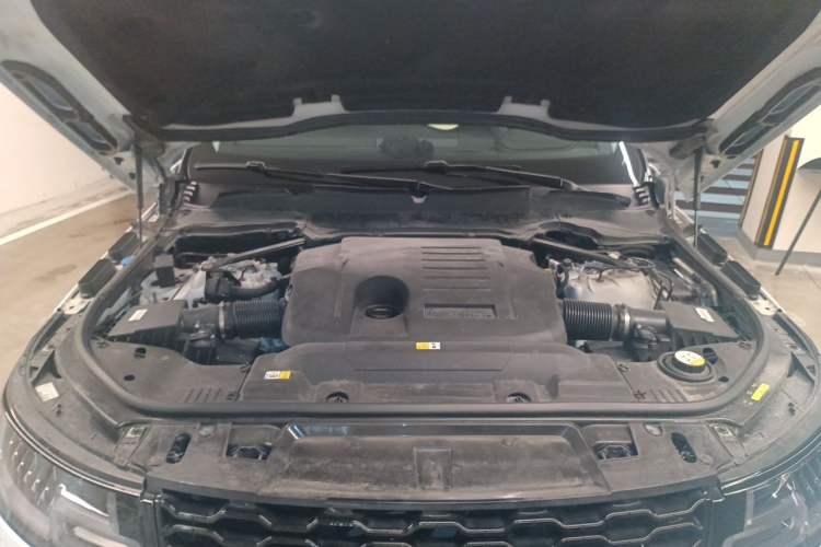 Used Land Rover Range Sport  Engine Bay