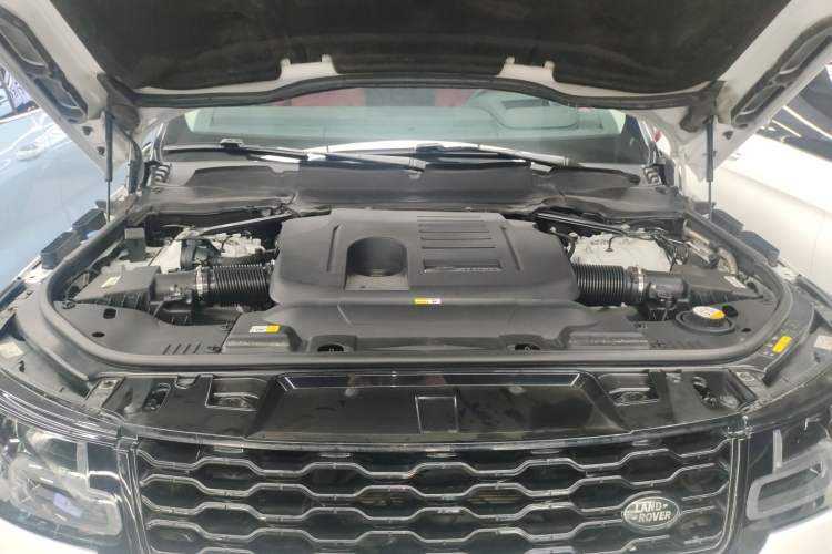 Used Land Rover Range Sport 2021 3.0 L6 YAO Black Edition Engine Bay