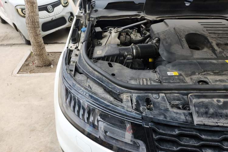 Used Land Rover Range Sport 2021 3.0 L6 YAO Black Edition Engine Bay Right
