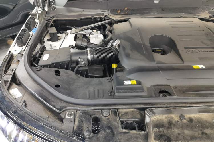 Used Land Rover Range Sport 2021 3.0 L6 YAO Black Edition Engine Bay Right