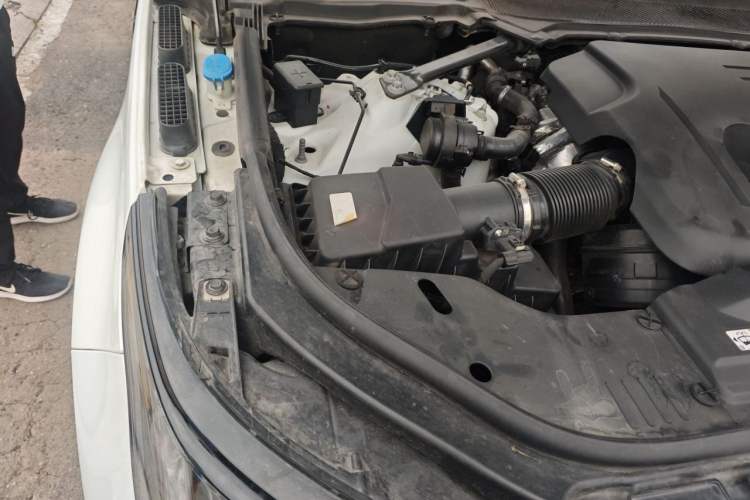 Used Land Rover Range Sport 2021 3.0 L6 YAO Black Edition Engine Bay Right