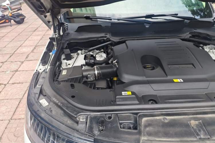 Used Land Rover Range Sport 2021 3.0 L6 YAO Black Edition Engine Bay Right