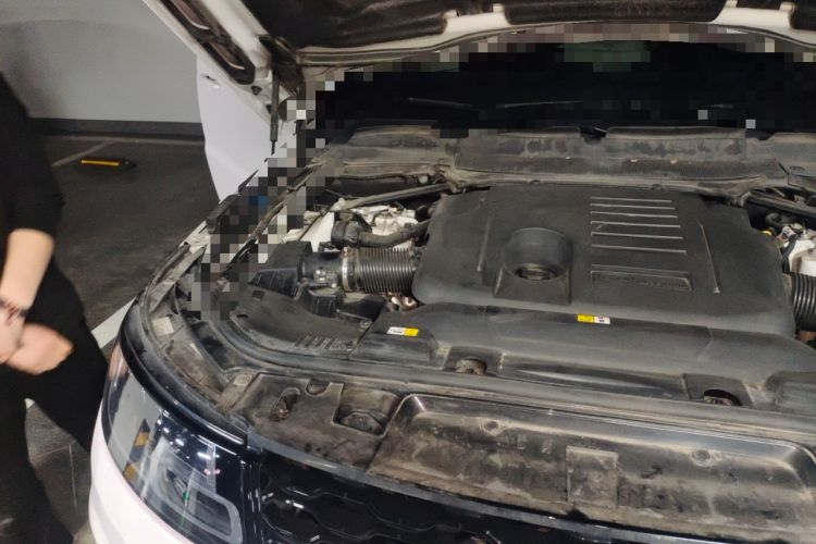 Used Land Rover Range Sport 2021 3.0 L6 YAO Black Edition Engine Bay Right