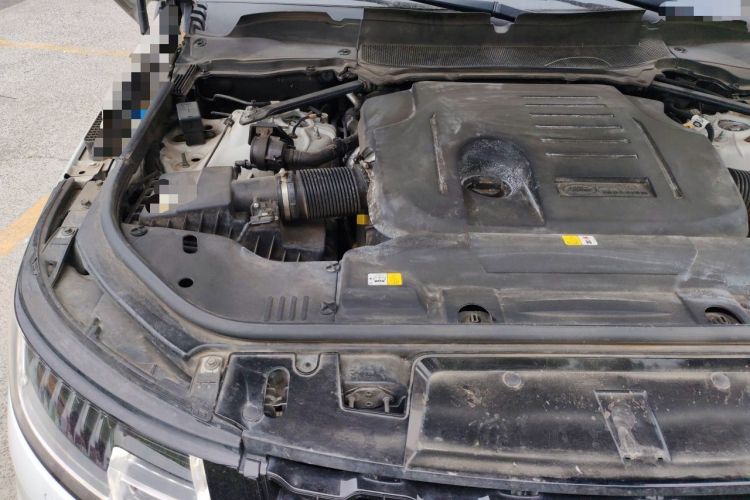 Used Land Rover Range Sport 2021 3.0 L6 YAO Black Edition Engine Bay Right