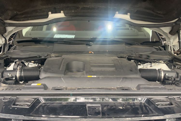Used Land Rover Range Sport 2021 3.0 L6 YAO Black Edition Engine Bay