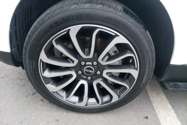 Used Land Rover Range Sport 2021 3.0 L6 SE Exterior 4