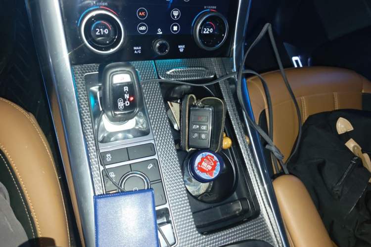Used Land Rover Range Sport 2021 3.0 L6 YAO Black Edition Gear Lever