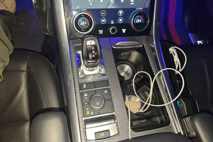 Used Land Rover Range Sport 2021 3.0 L6 YAO Black Edition Gear Lever