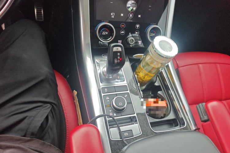 Used Land Rover Range Sport 2021 3.0 L6 YAO Black Edition Gear Lever