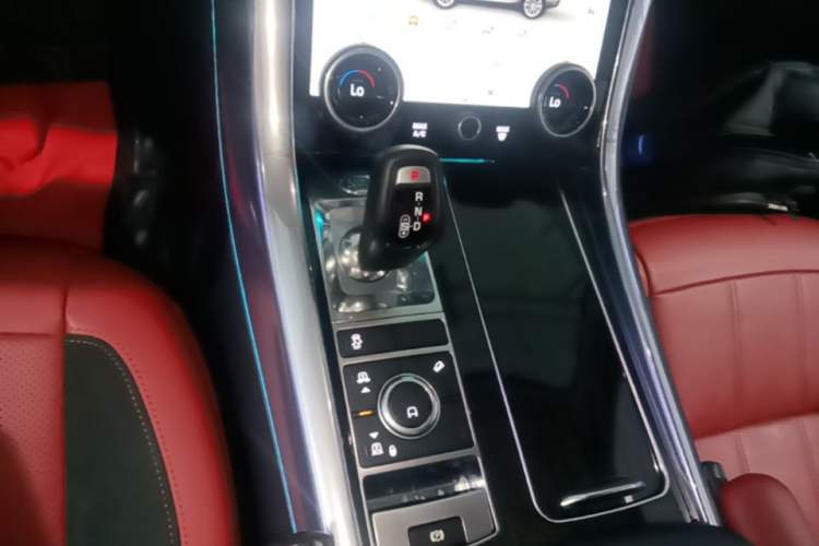 Used Land Rover Range Sport 2021 3.0 L6 YAO Black Edition Gear Lever