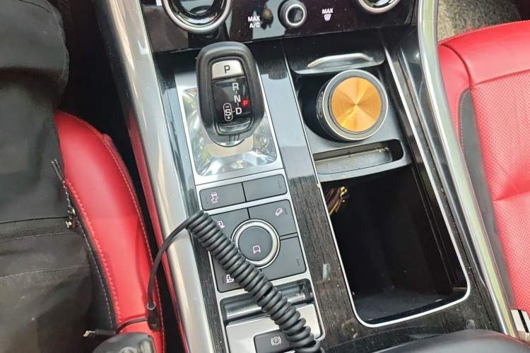 Used Land Rover Range Sport 2021 3.0 L6 YAO Black Edition Gear Lever