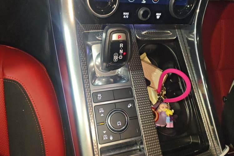 Used Land Rover Range Sport 2021 3.0 L6 YAO Black Edition Gear Lever