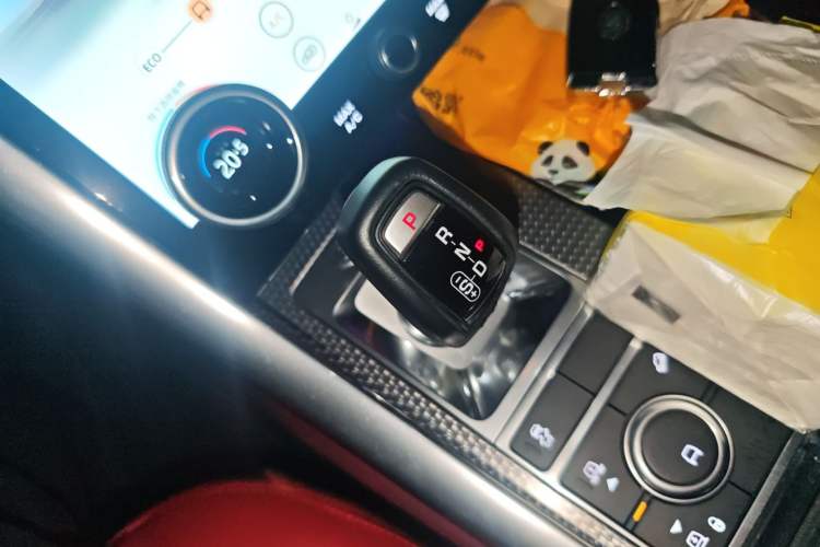 Used Land Rover Range Sport 2021 3.0 L6 YAO Black Edition Gear Lever