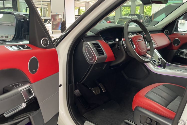Used Land Rover Range Sport 2021 3.0 L6 HST Interior 2