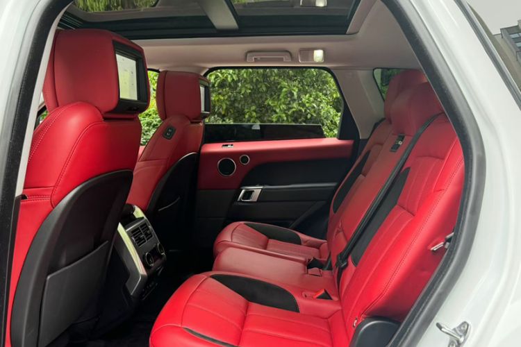 Used Land Rover Range Sport 2021 3.0 L6 YAO Black Edition Interior 2