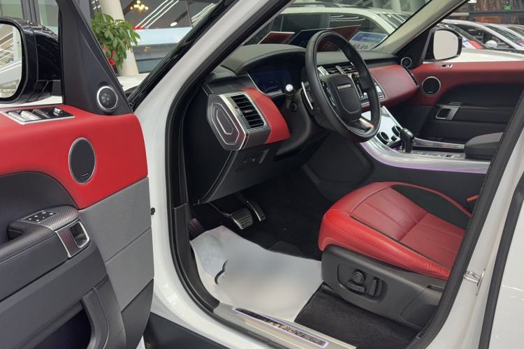 Used Land Rover Range Sport 2021 3.0 L6 YAO Black Edition Interior 2