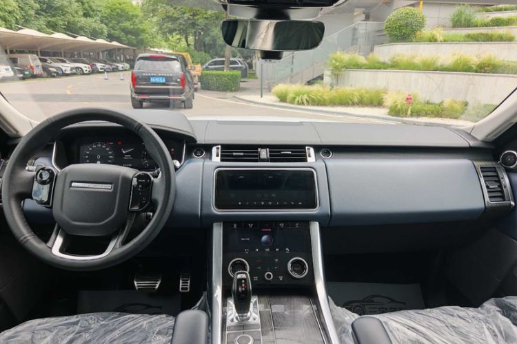 Used Land Rover Range Sport 2021 3.0 L6 YAO Black Edition Interior 2