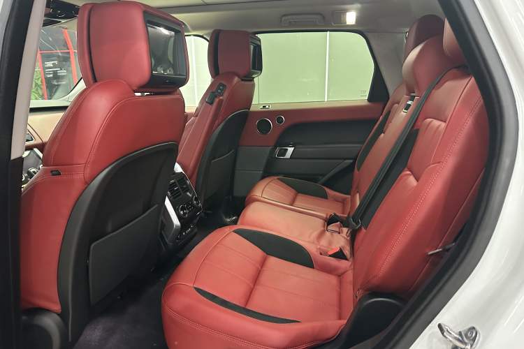 Used Land Rover Range Sport 2021 3.0 L6 YAO Black Edition Interior 4