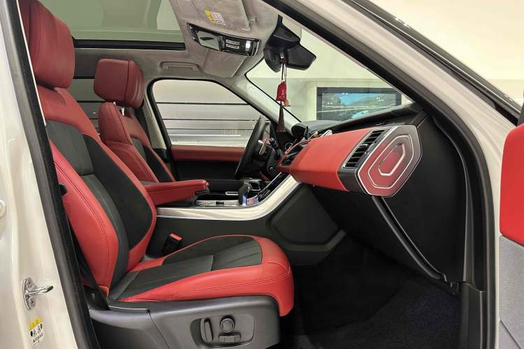 Used Land Rover Range Sport 2021 3.0 L6 HST Interior 7