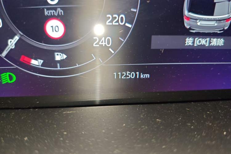Used Land Rover Range Sport 2021 3.0 L6 YAO Black Edition Odometer Close Up