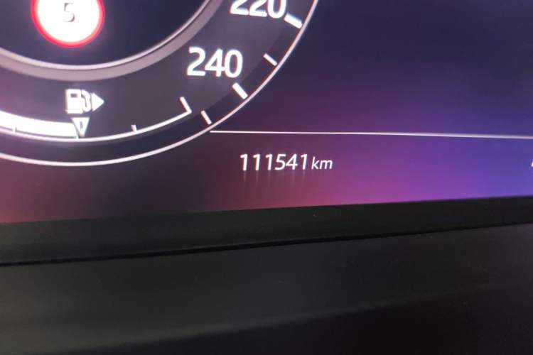 Used Land Rover Range Sport 2021 3.0 L6 YAO Black Edition Odometer Close Up