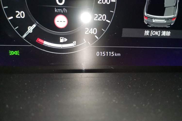 Used Land Rover Range Sport 2021 3.0 L6 YAO Black Edition Odometer Close Up