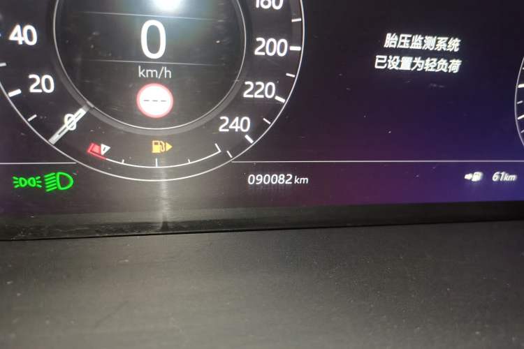 Used Land Rover Range Sport 2021 3.0 L6 YAO Black Edition Odometer Close Up