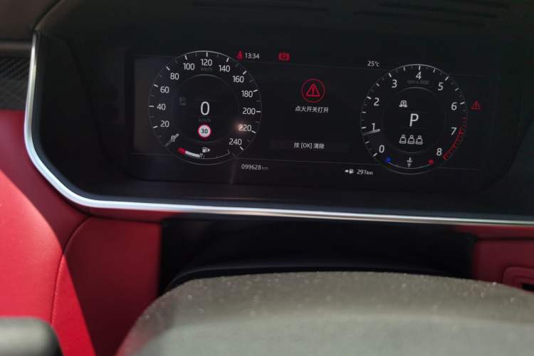 Used Land Rover Range Sport 2021 3.0 L6 YAO Black Edition Odometer Close Up