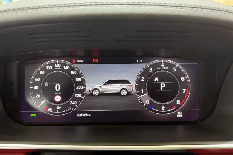 Used Land Rover Range Sport 2021 3.0 L6 YAO Black Edition Odometer Close Up