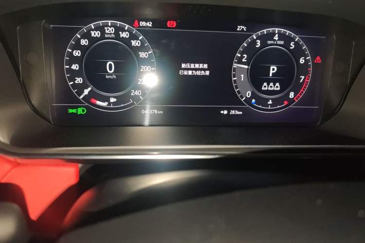 Used Land Rover Range Sport 2021 3.0 L6 YAO Black Edition Odometer Close Up