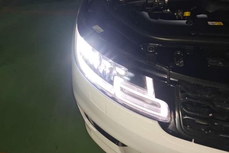 Used Land Rover Range Sport 2021 3.0 L6 YAO Black Edition Right Front Headlight